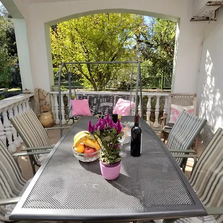 Olivera Apartment Pula